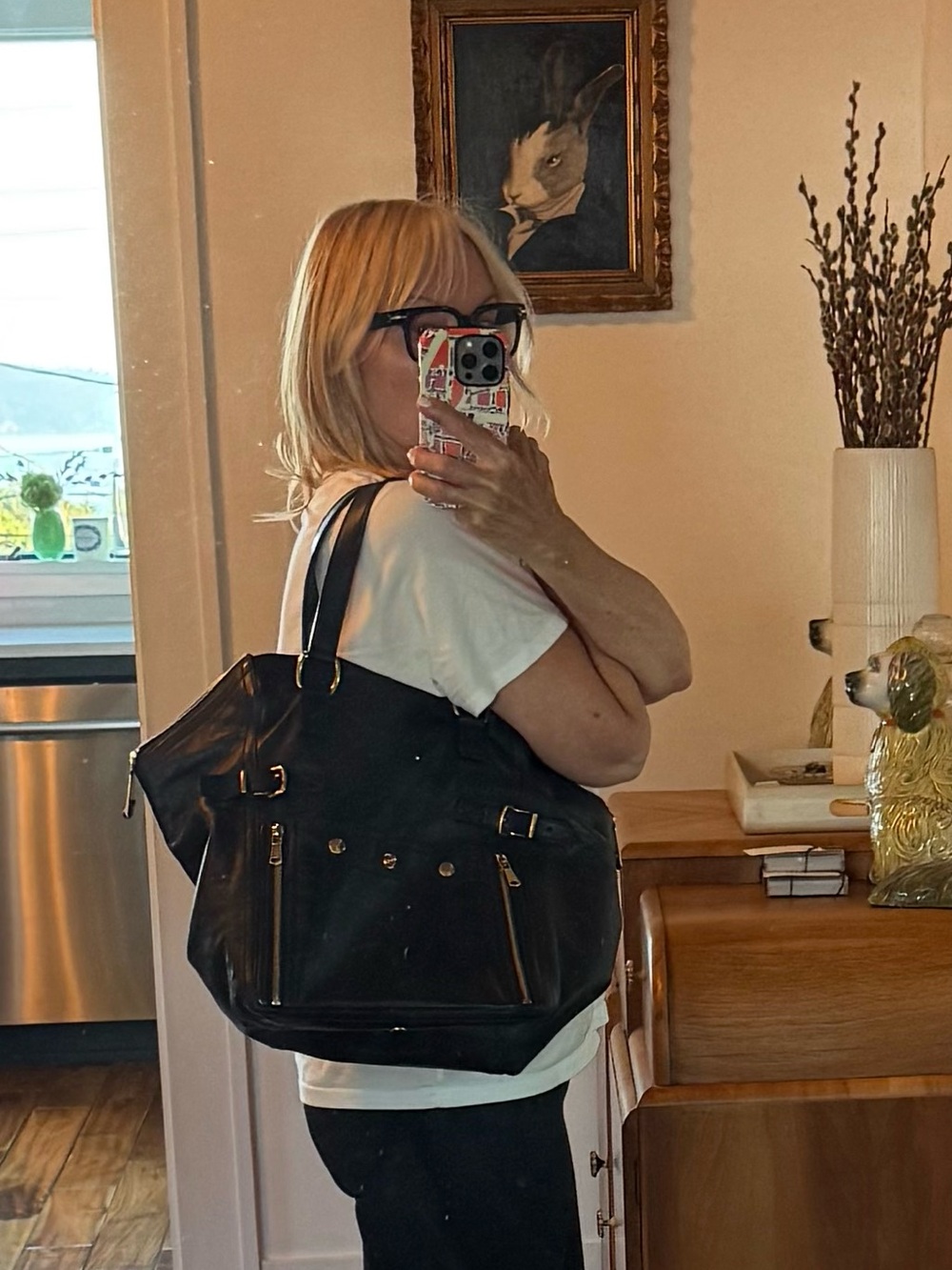 Yves Saint Laurent Downtown Black Leather Shoulder Tote with Gold Hardware - Picture 5 of 7
